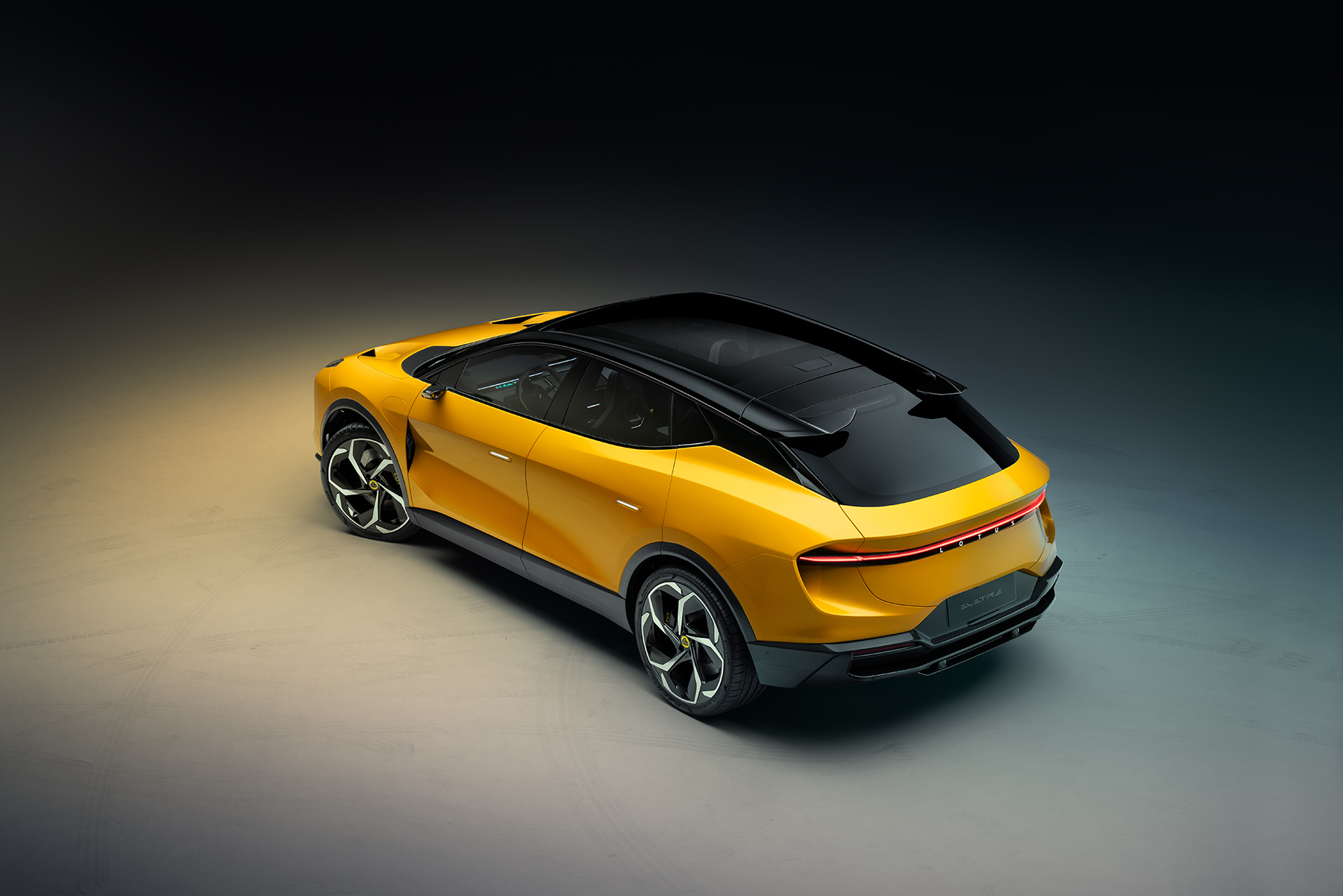 05_Lotus_Eletre_Yellow_Studio_High34R